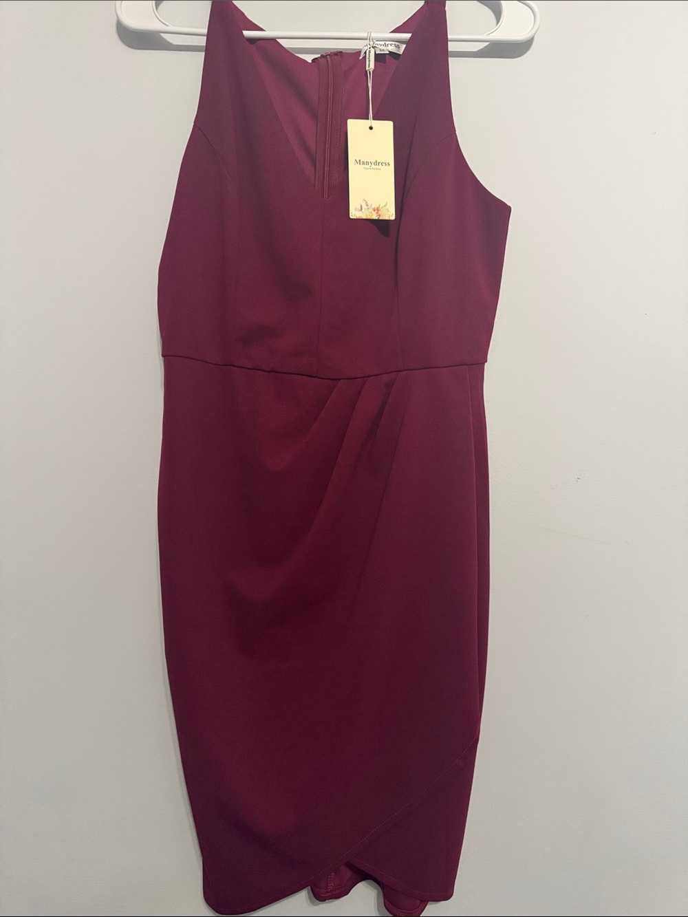 Women's Sleeveless Sheath Dress in Burgundy